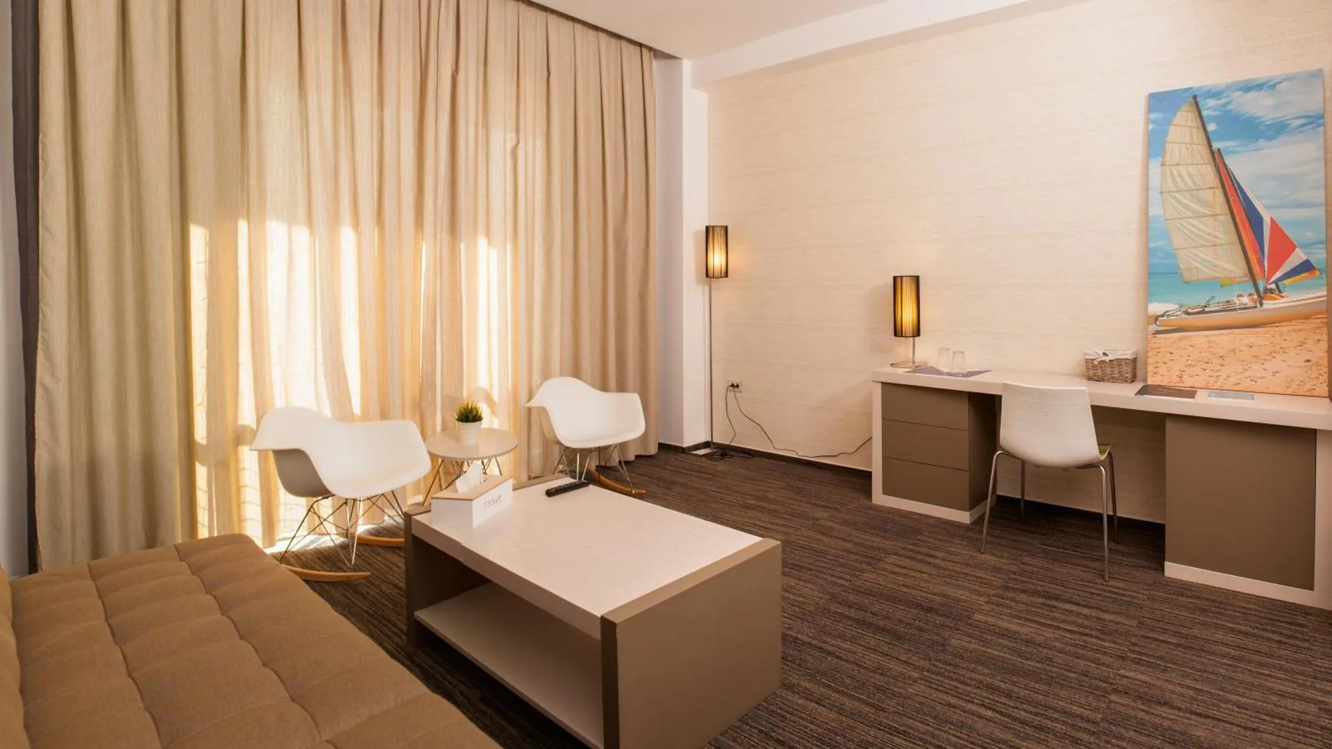 Hotel On Plonge Junior 19